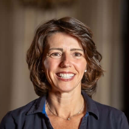 Headshot of Tracy McCarthy