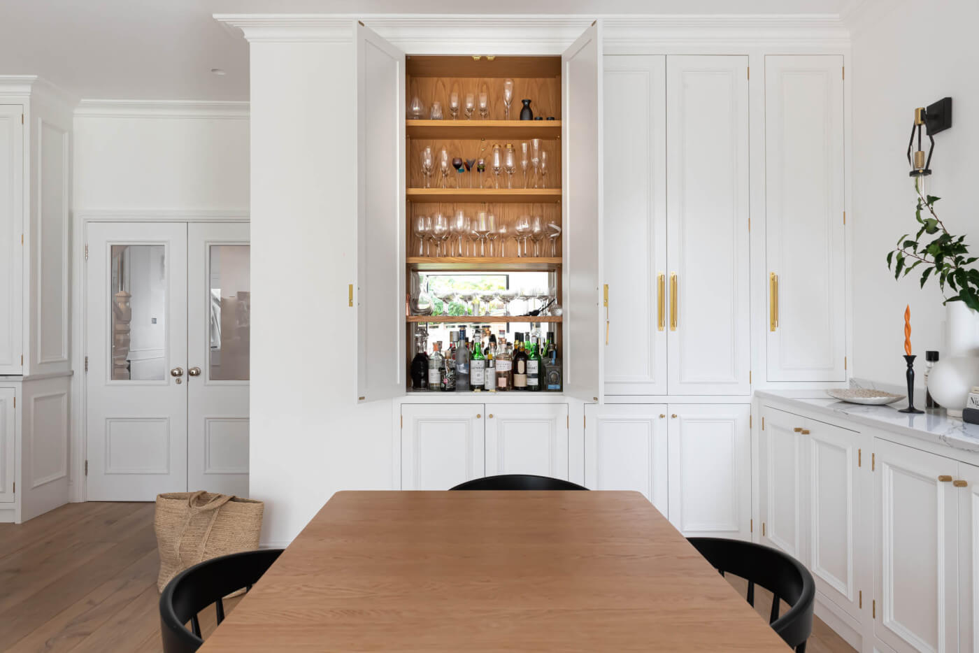 Elevate Your Entertaining: The Perfect Home Bar