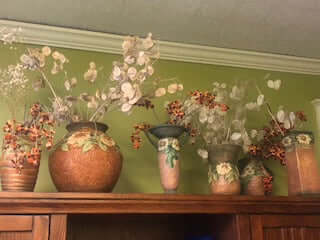 Use Art Pottery to Create a Floral Theme in Your Living Room