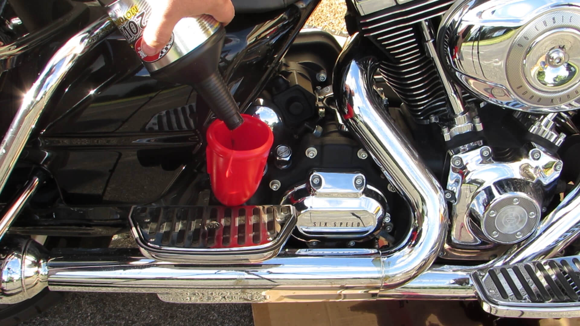 Street glide oil deals change