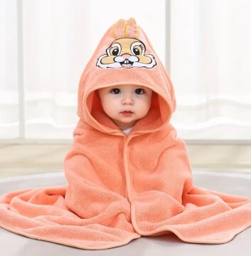 Pourquoi opter pour une cape de bain personnalisée en éponge ?