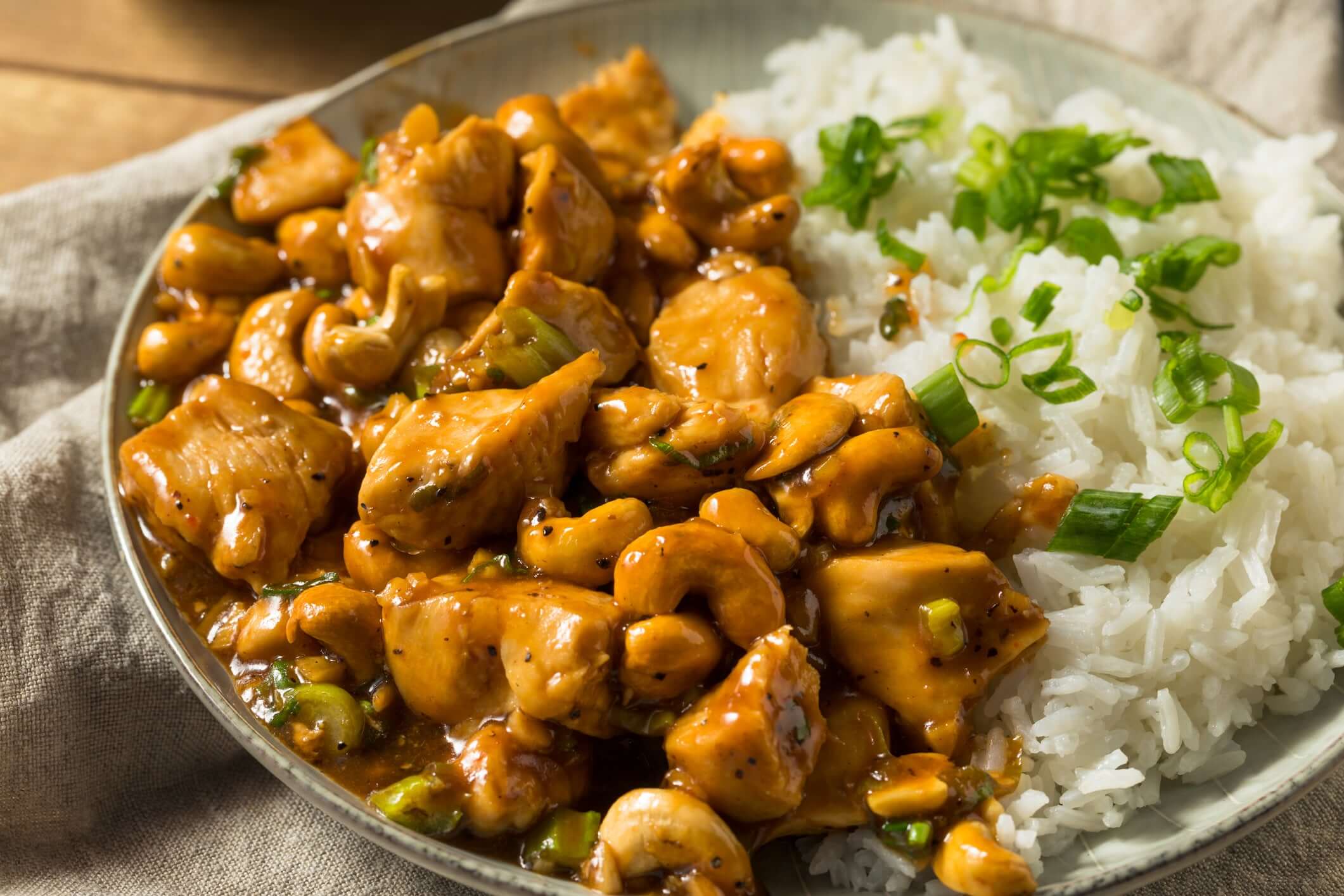 Wok-Tossed Cashew Chicken in Savory Sauce