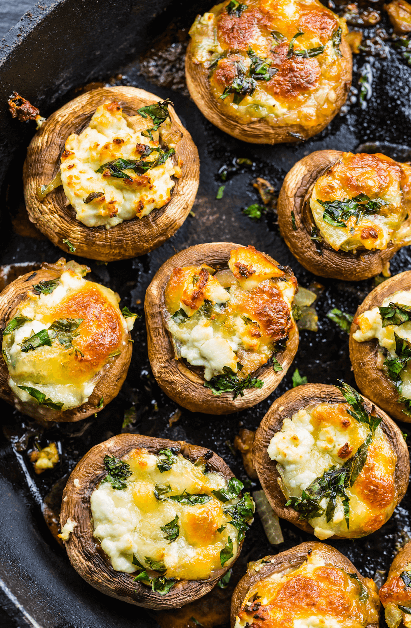 Air Fryer Spinach and Artichoke Stuffed Mushrooms