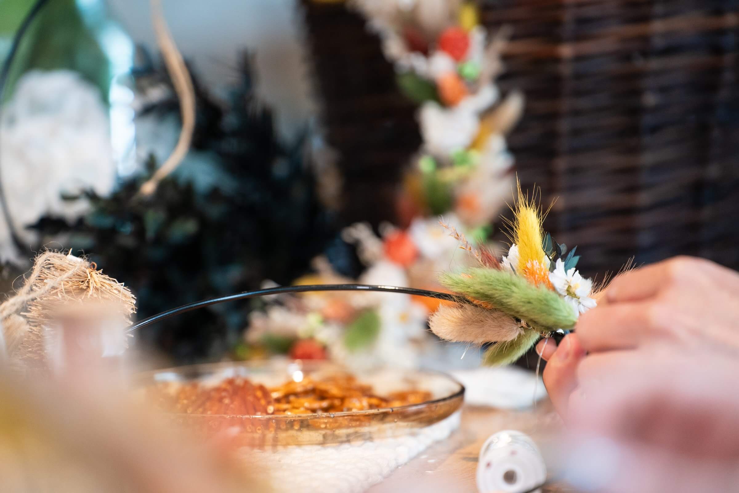 Meditation beim Binden von Trockenblumen