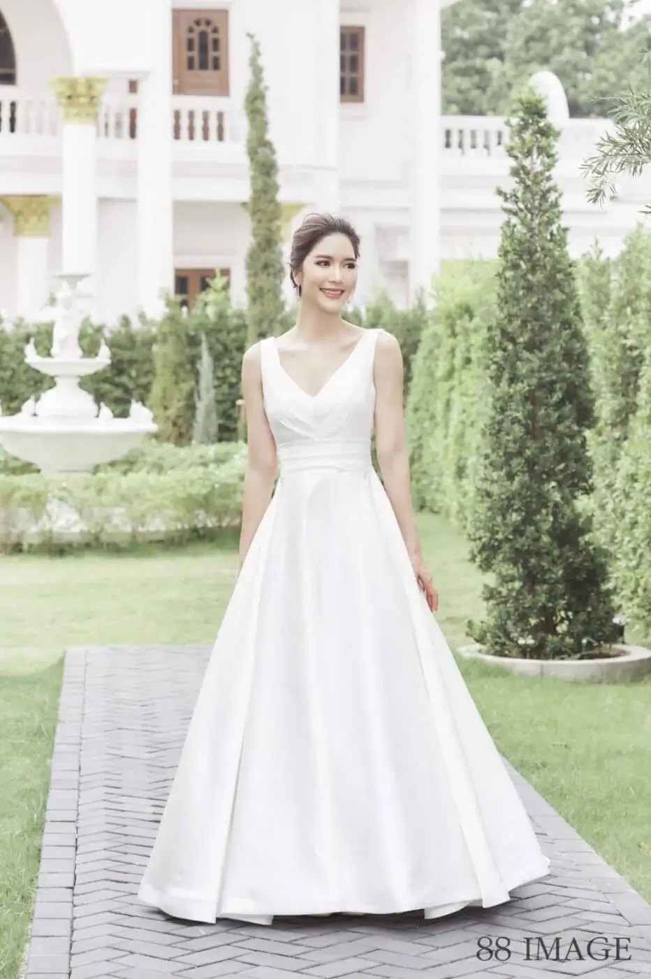 ชุดเจ้าสาวมินิมอล เรียบง่าย แต่มีสไตล์