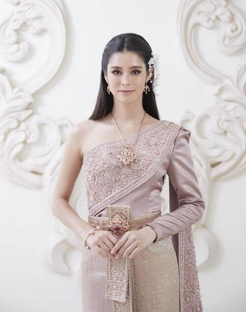 ชุดไทยจักรี