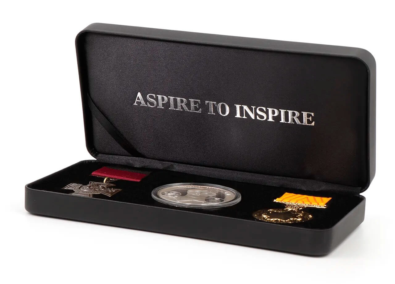 BN13909_-_Cameron_Baird_VC_MG_Medallion_Set_-_Without_Certificate__83033