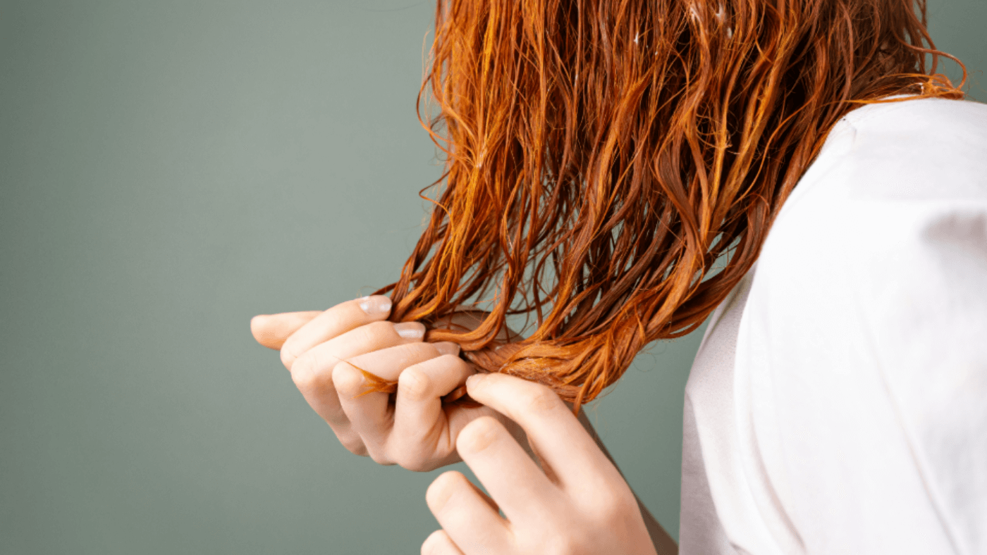 Conditioner used for removing extension glue from hair 