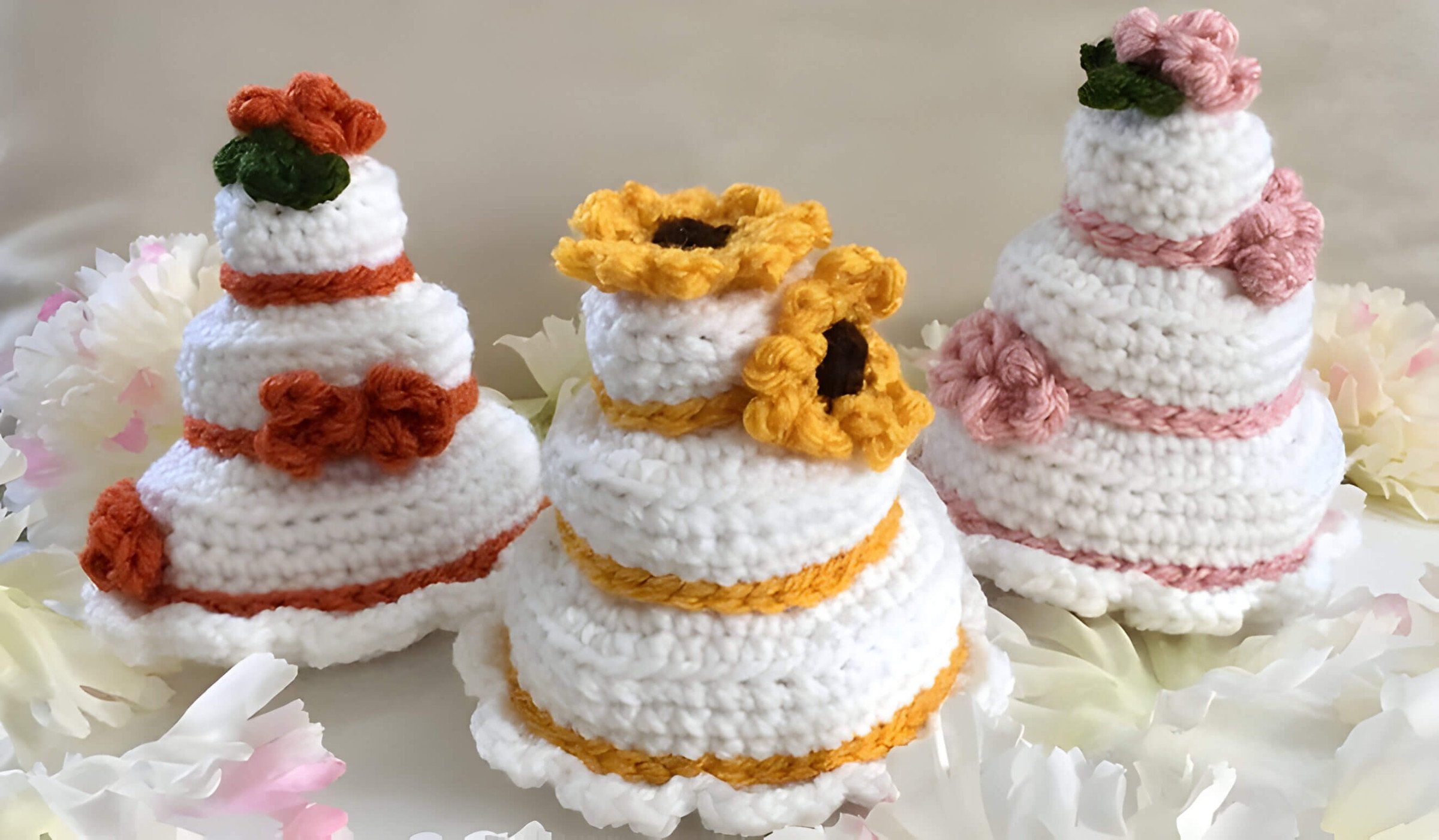 3 mini crochet wedding cake