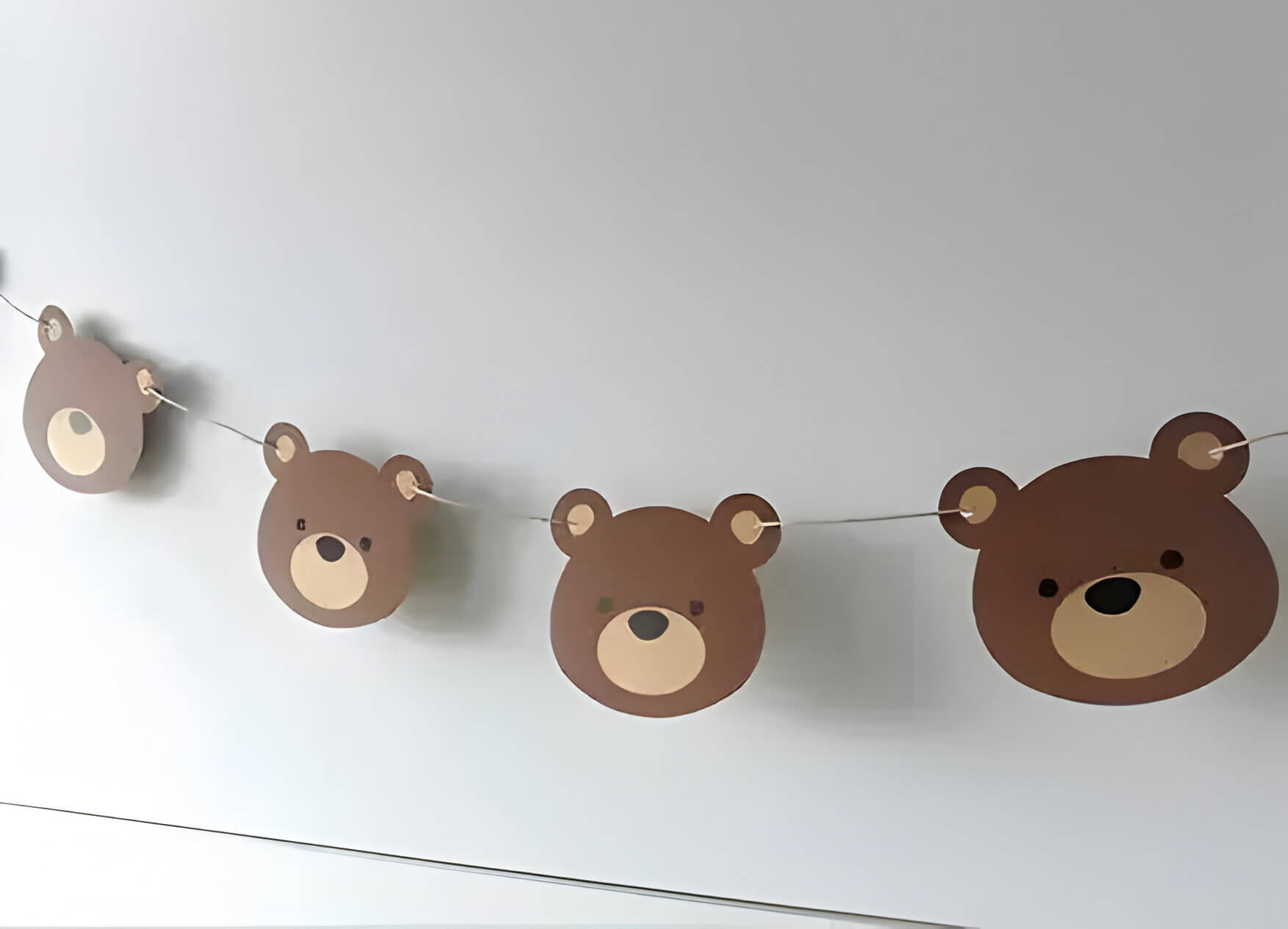 A brown teddy bear bunting