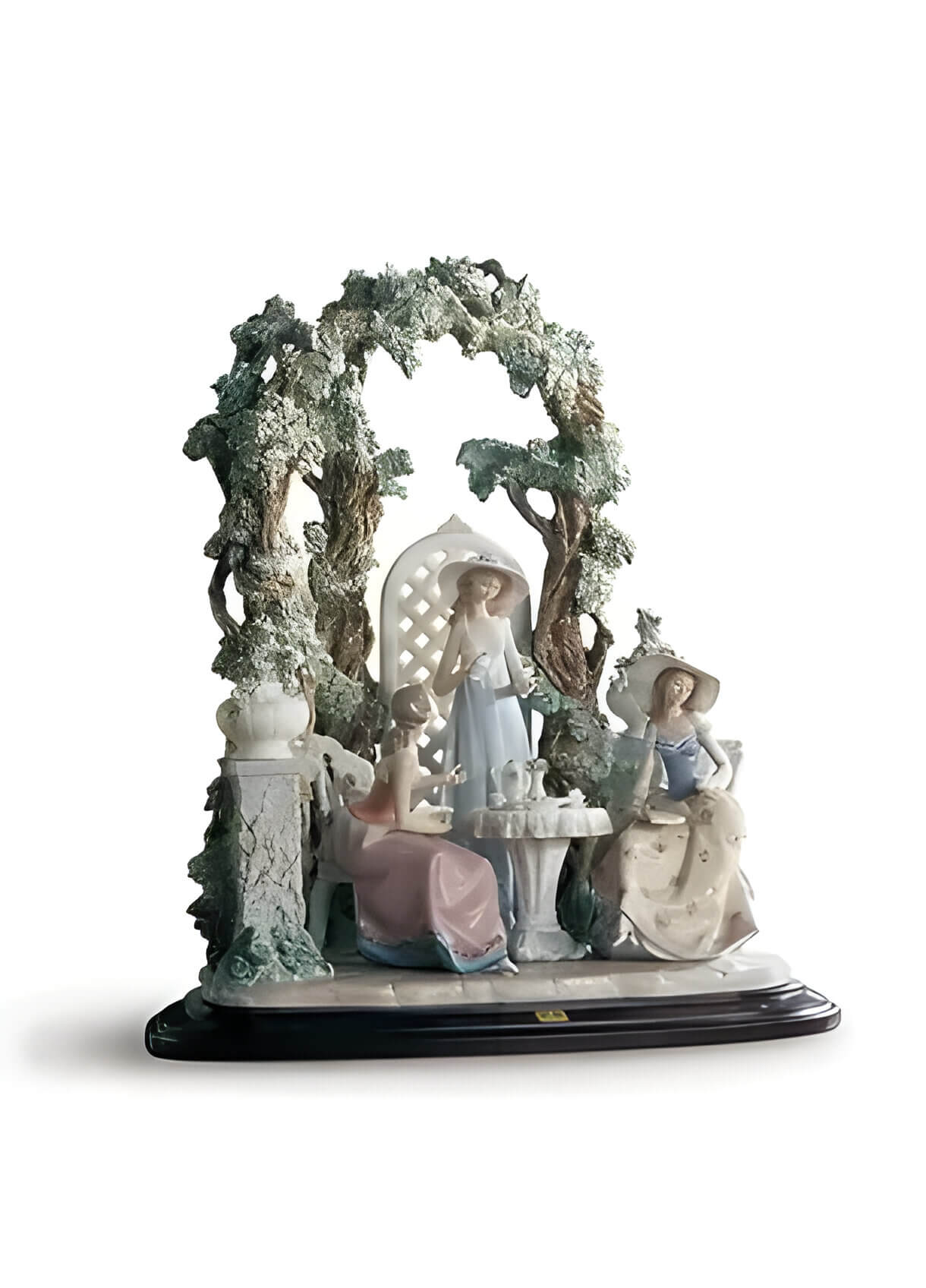 Tea in the garden Lladro figurine
