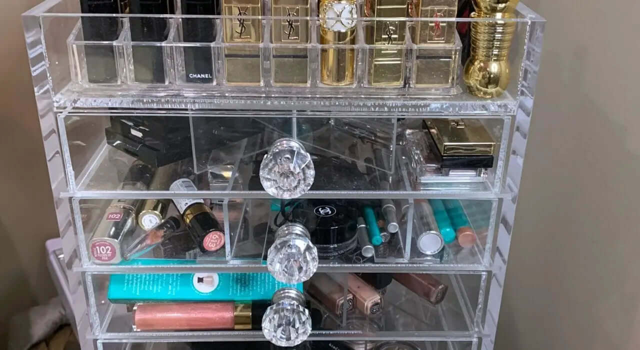 Arrange Your Makeup Like a Supermodel in This Glam Organizer