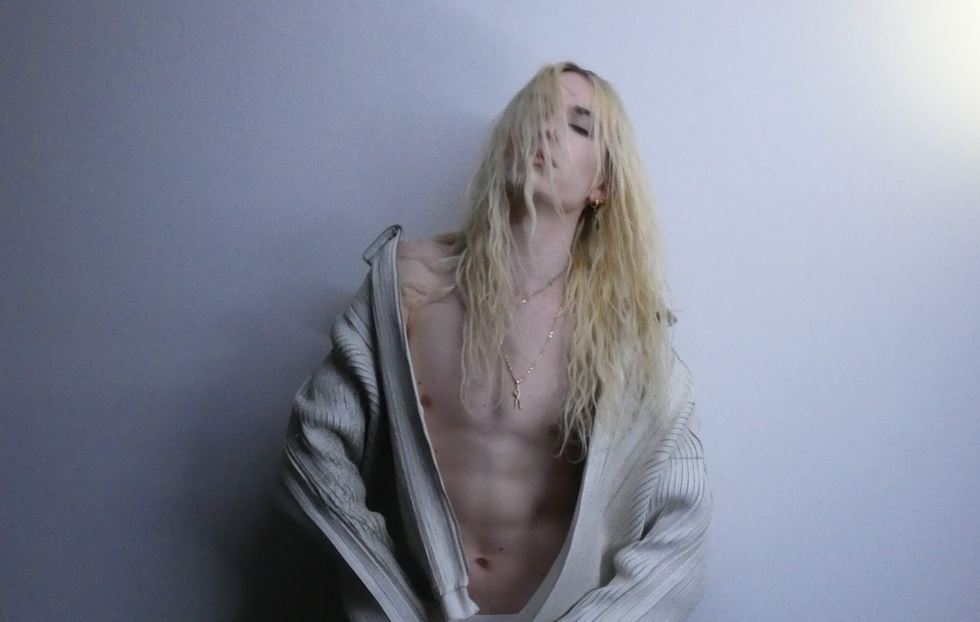 2hollis in a grey jacket, photo by Tom Funk