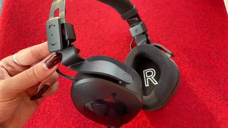 Røde NTH-100