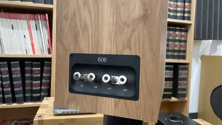 Bowers & Wilkins 606 S3