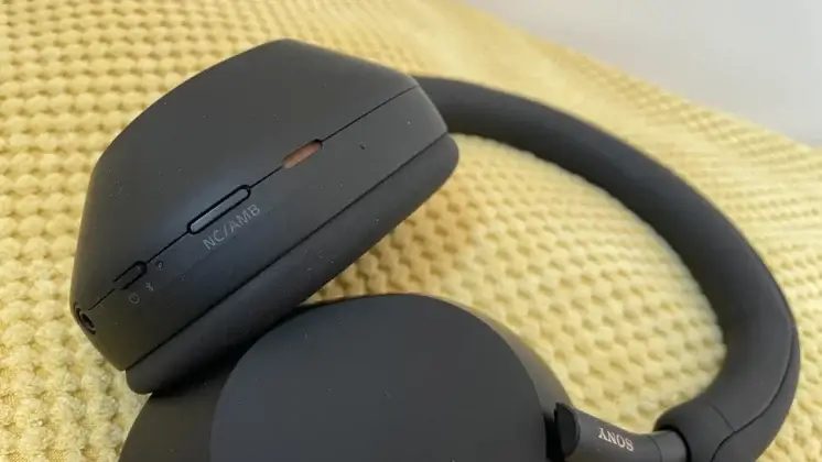 Sony WH-1000XM5 Back