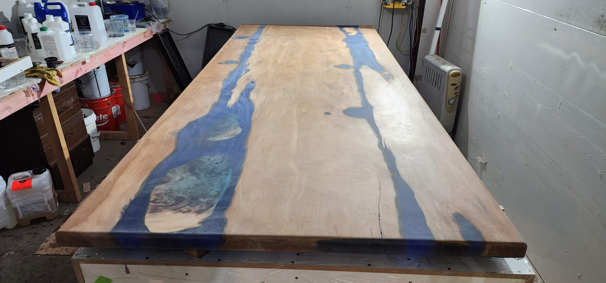 multi sealer resinzwood table