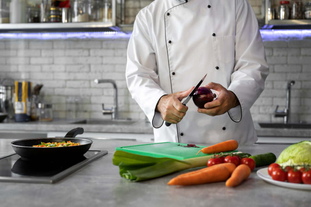 What to Do If You Cut Yourself While Cooking: First Aid Tips for Knife Injuries