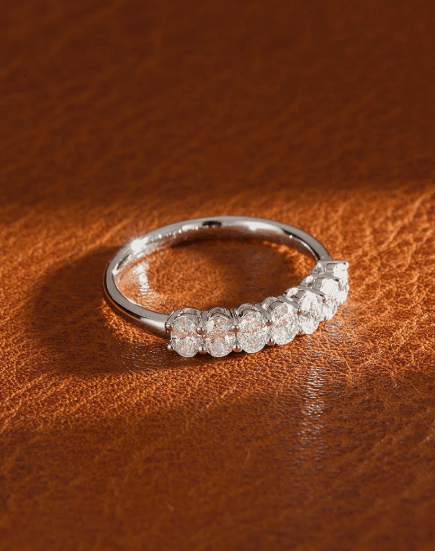 diamond ring band oval shape