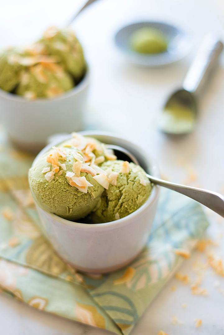 A picture of green Matcha Frozen Yogurt.