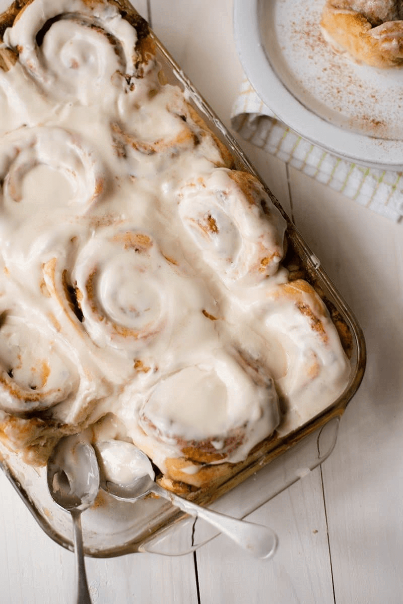 Finished healthy cinnamon rolls ready to serve.