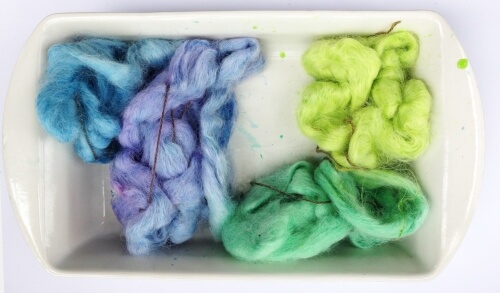 Hand-Dyed Long Color Repeats on Spinning Fiber.
