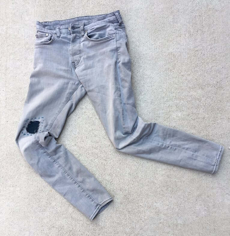 Free PDF tutorial to mending holes using Zoom Loom squares as patches.