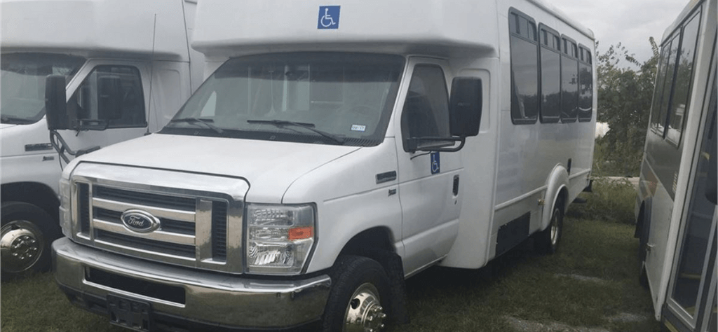 2013 Goshen Paratransit Bus 