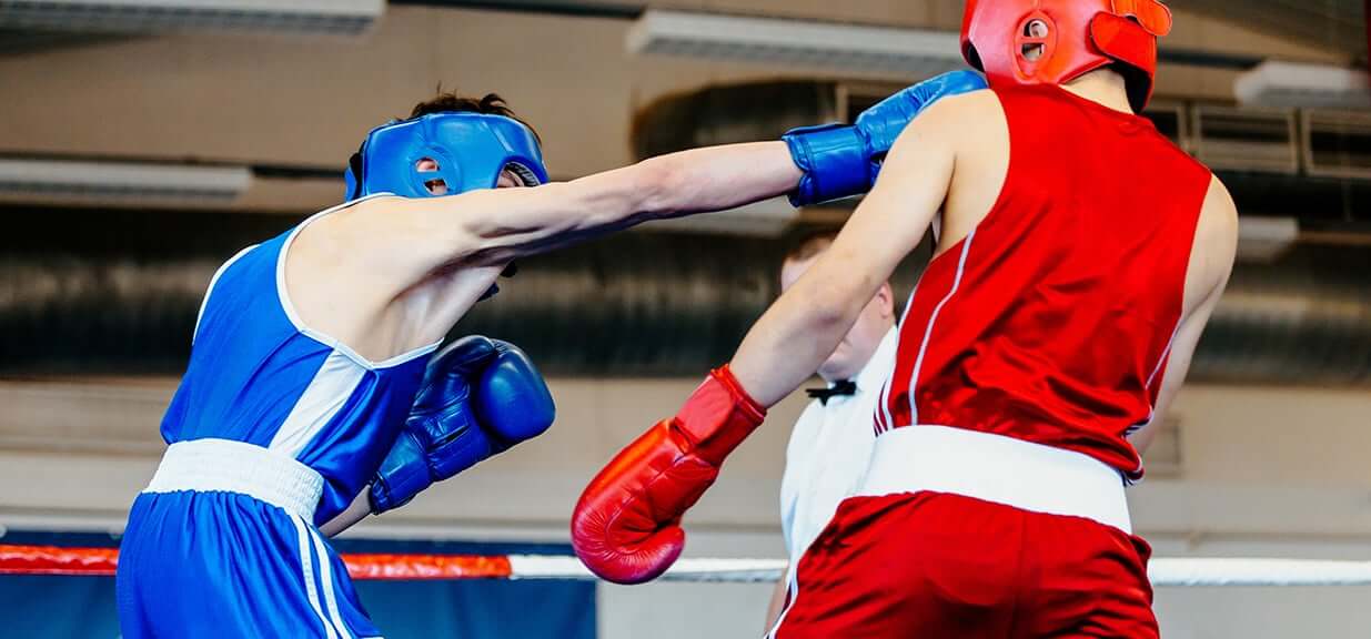 What Gloves Are Used in Amateur Boxing? (UK Competition Guide)