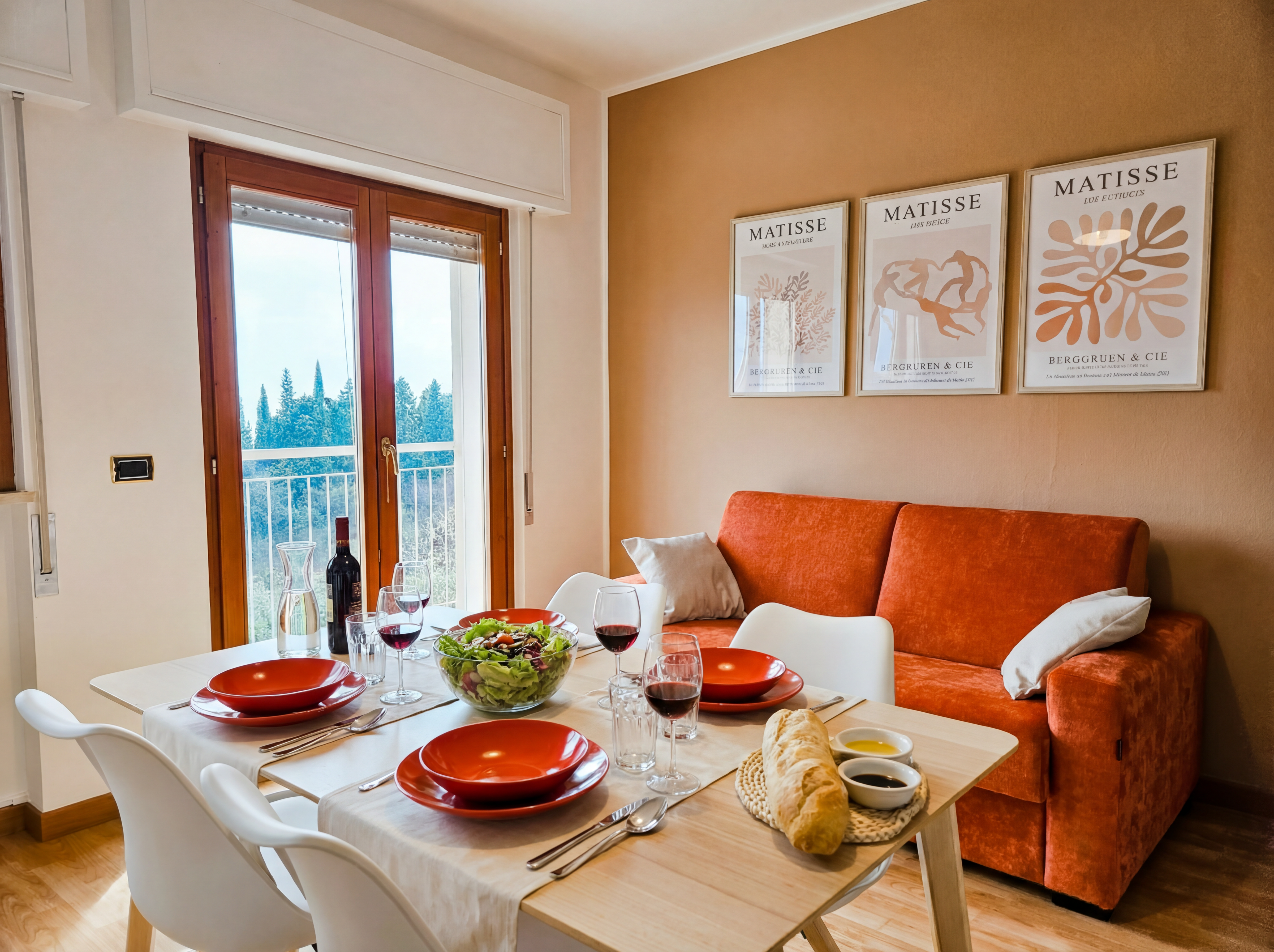 Zona living Rosso Caldo dell’appartamento Altavista