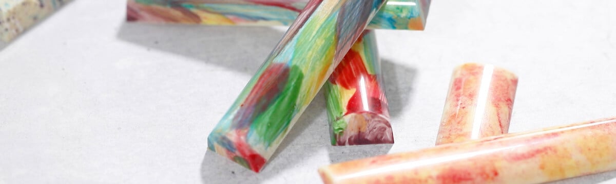 Coloured cocoa butter designs