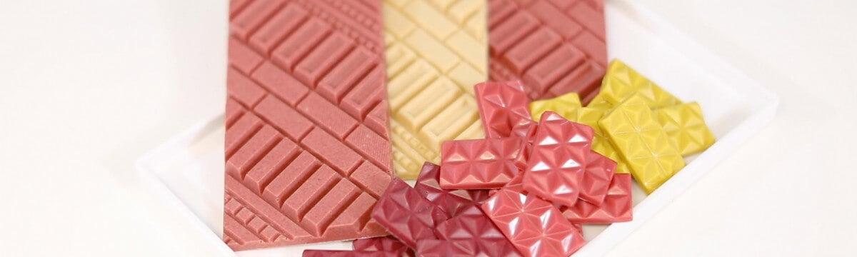 Flavouring chocolate