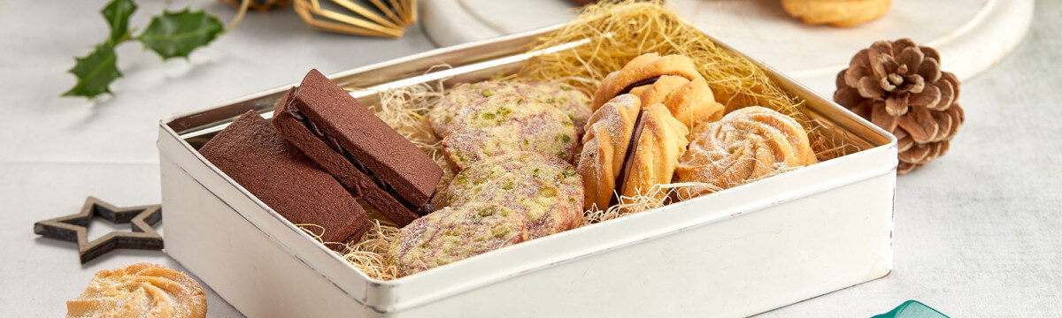 Henley Bridge biscuit tin