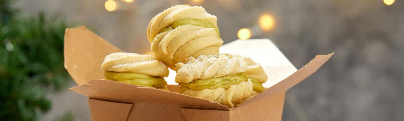 Pistachio & white chocolate swirls