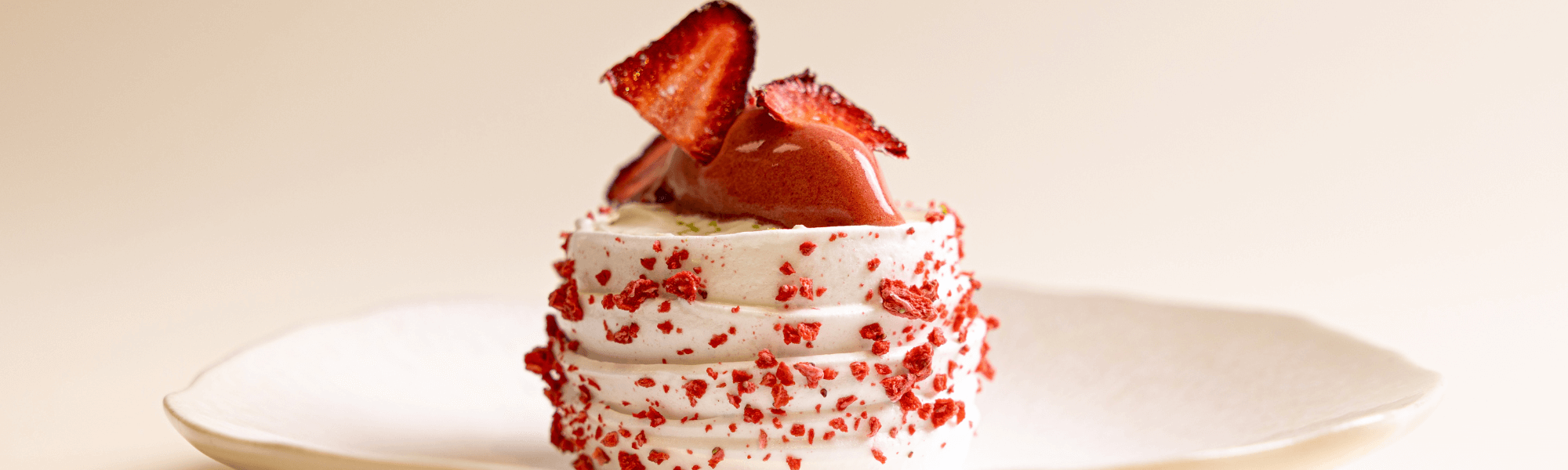 Strawberry, coconut & lemongrass wisp