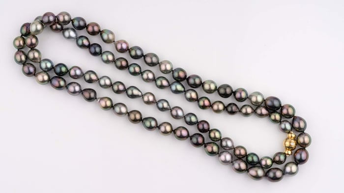 A Perfect Strand of Tahitian Drop-shaped Pearls