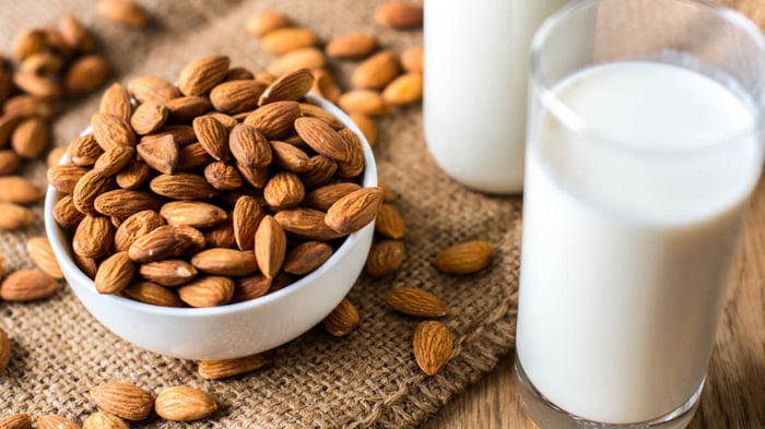 How to Make Almond Milk at Home
