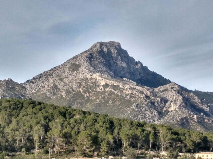 Puig Galatzó: La Montaña que Define el Horizonte del Suroeste de Mallorca