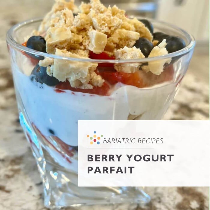 Berry yogurt parfait