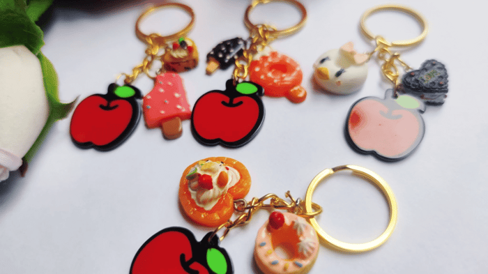Enamel Keychains VS Acrylic Keychains: which should you add to your shop