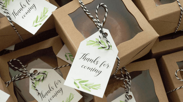 Party favor ideas for your engagement party (2023)