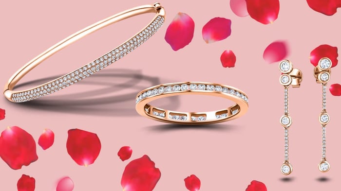 Make Valentine’s Day Special With a Jewellery Gift