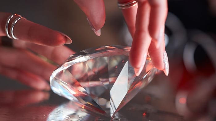 Does Size Matter When You Choose A Diamond Engagement Ring?