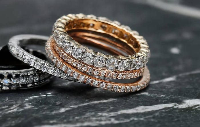 Half vs. Full Eternity Rings: Which Is Right for You?