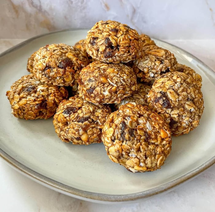 No Added Sugar Peanut Butter Banana Oat Cookies