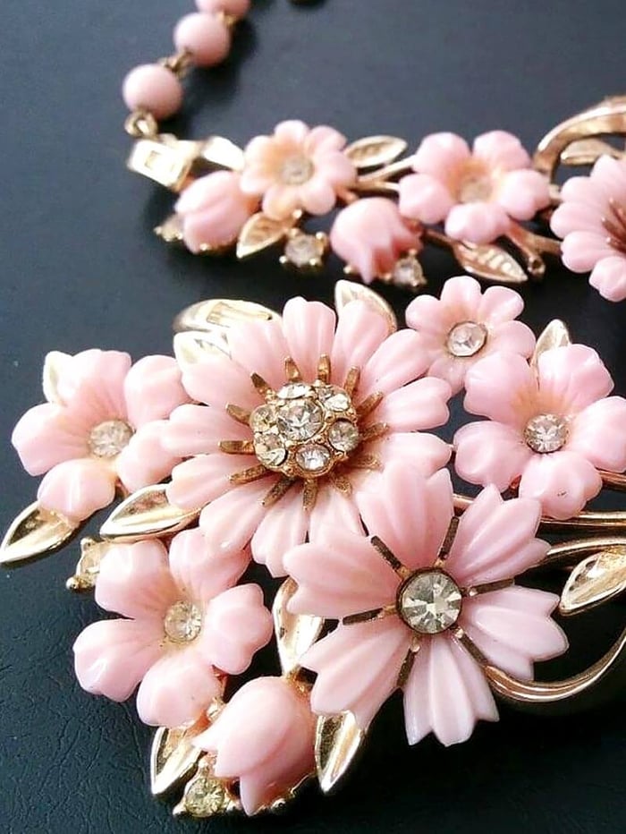 Lucite Jewelry - A Colorful Option for Vintage Souls