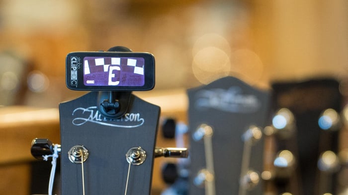 Free Guitar Tuner: Tune Your Guitar for Free with NO APP