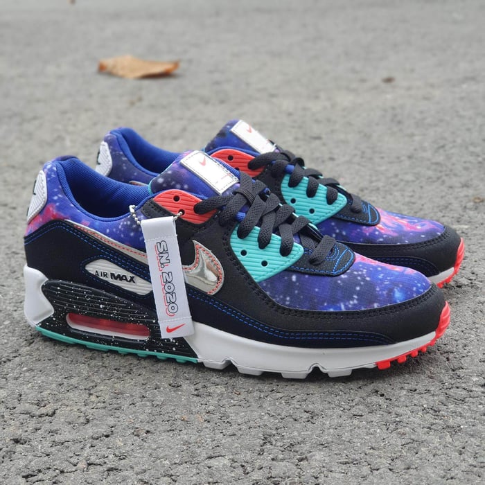 First Look: Nike Air Max 90 “Galaxy”