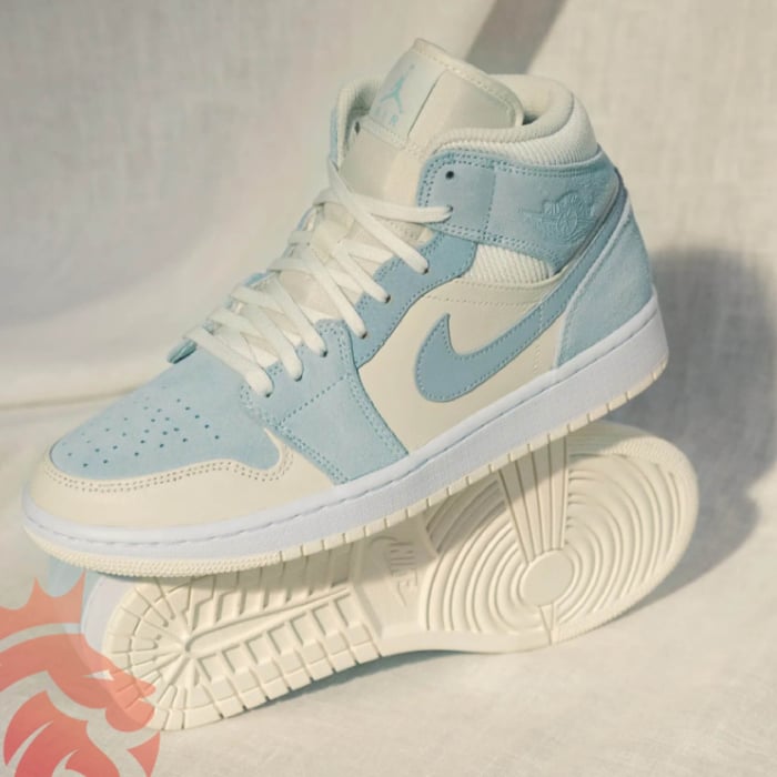 A Closer Look: Air Jordan 1 Mid SE “Celestine Blue”