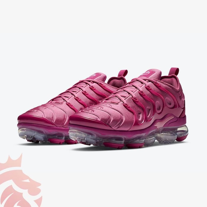 First Look: Nike Air VaporMax Plus “Magenta”